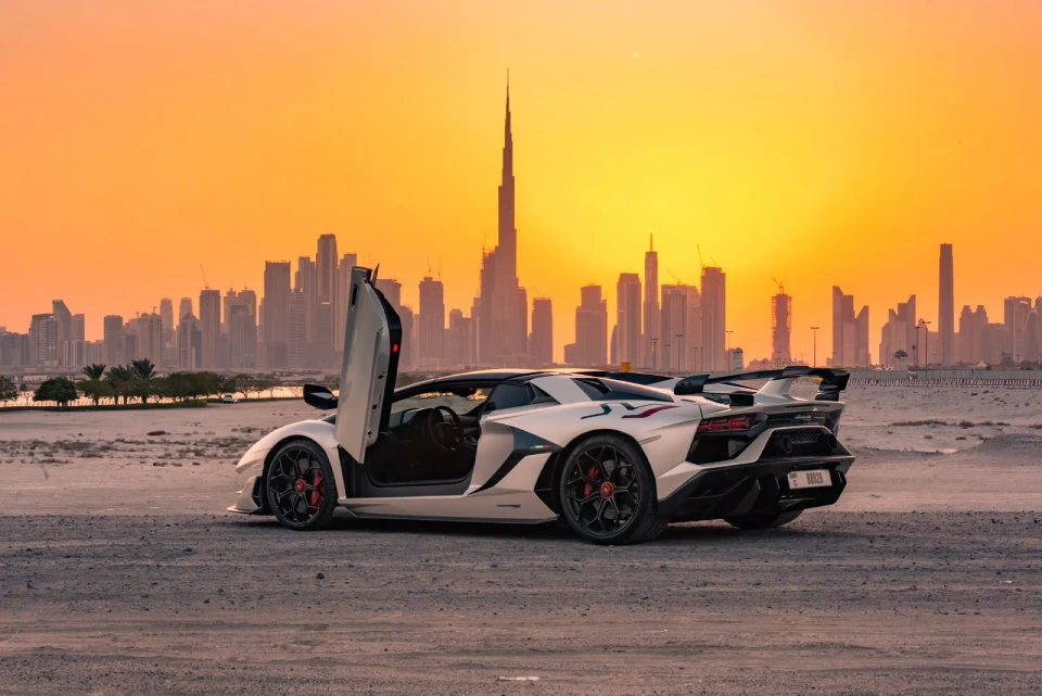 A car like Lambo needs comprehensive insurance in Dubai for the best coverage